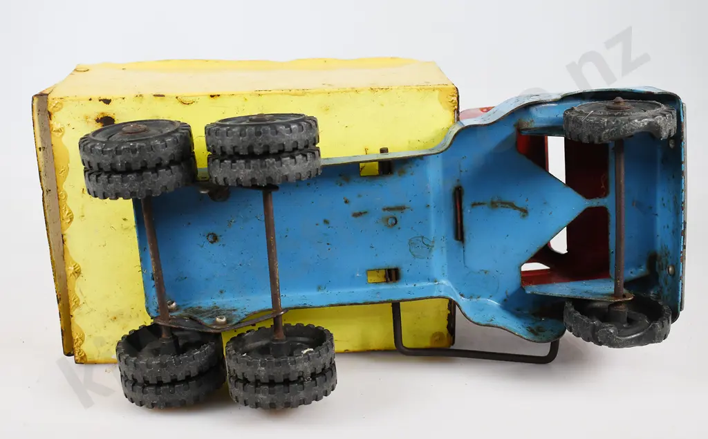 TARGET TOYS TIP TRUCK Image 1++