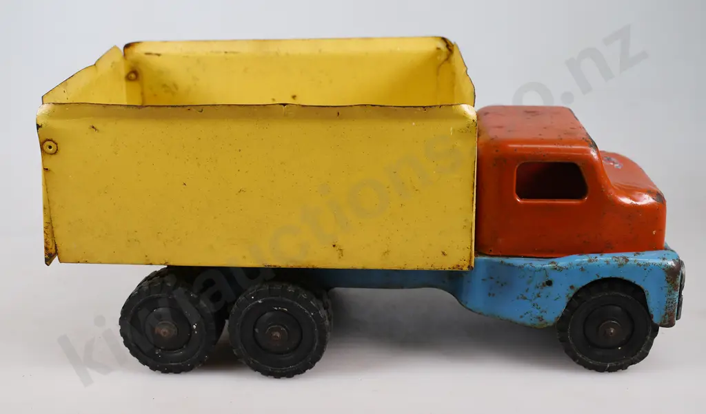 TARGET TOYS TIP TRUCK Image 1++