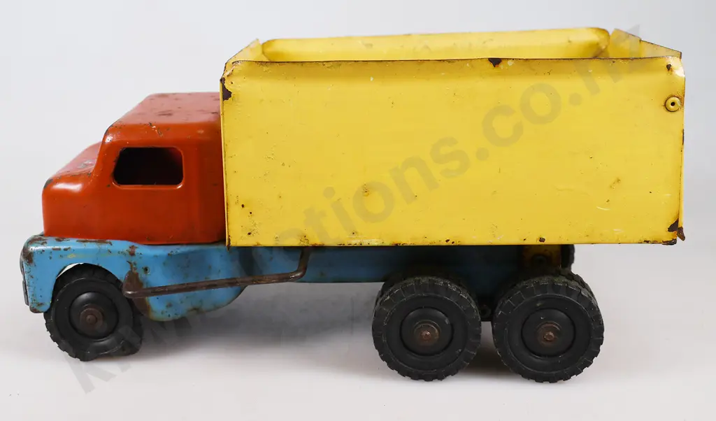 TARGET TOYS TIP TRUCK Image 1++