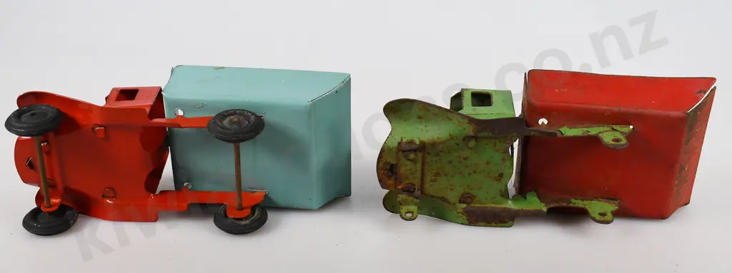 TRI-ANG 000 SERIES TIP LORRY Image 1++