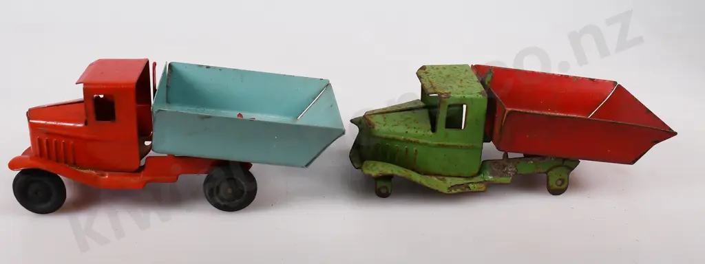 TRI-ANG 000 SERIES TIP LORRY Image 1++