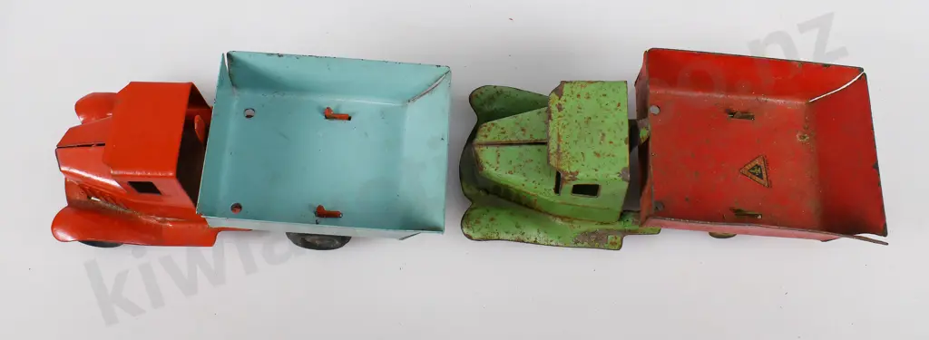 TRI-ANG 000 SERIES TIP LORRY Image 1++