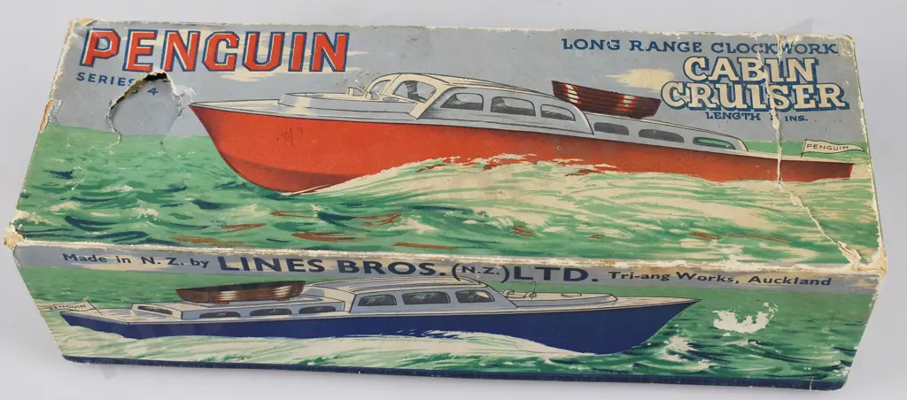PENGUIN LONG RANGE CLOCKWORK CABIN CRUISER Image 1++