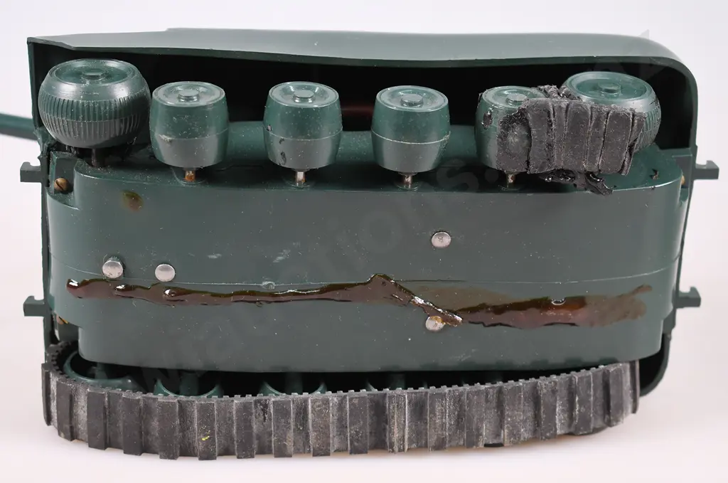 TRI-ANG BOXED MINIC SERIES 2 CLOCKWORK POWERED SHERMAN TANK Image 1++