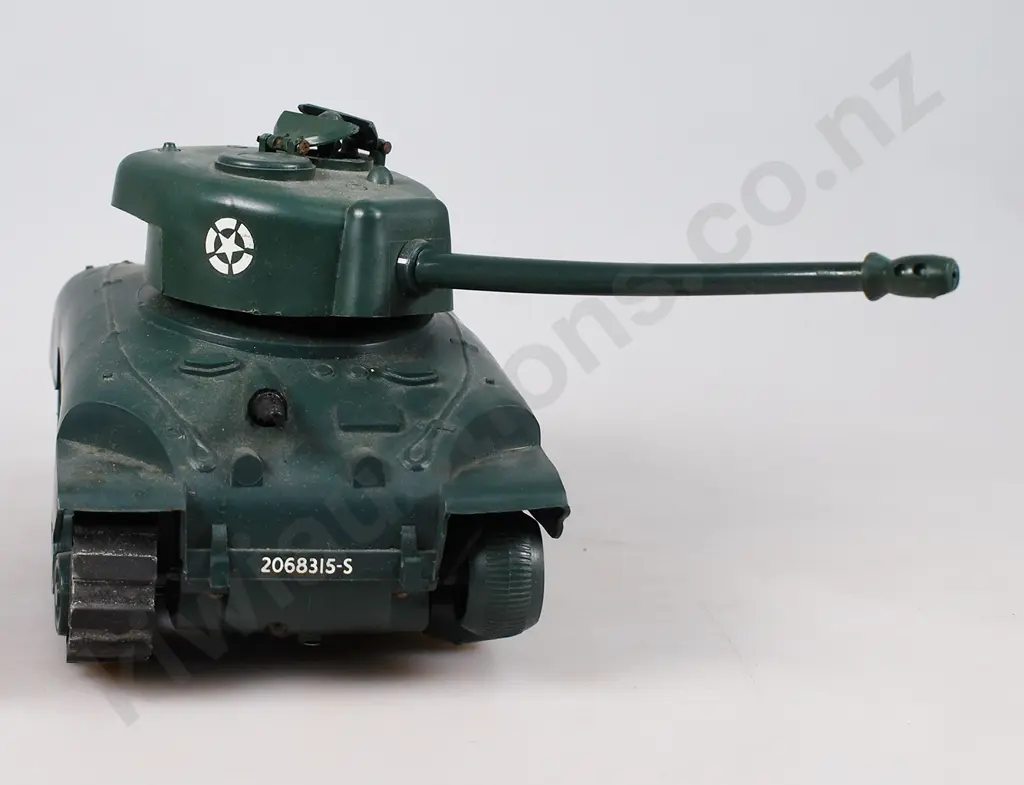TRI-ANG BOXED MINIC SERIES 2 CLOCKWORK POWERED SHERMAN TANK Image 1++