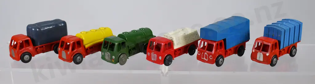 TRI-ANG MINIC TOYS PUSH & GO 000 SERIES MODELS Image 1++