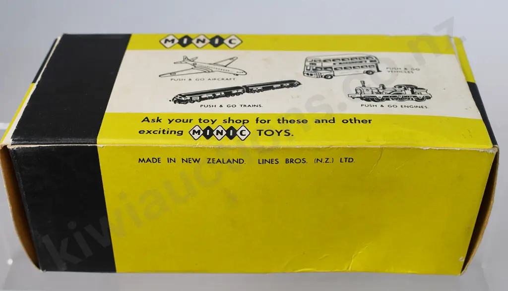 TRI-ANG MINIC DELIVERY VAN BOXED Image 1++