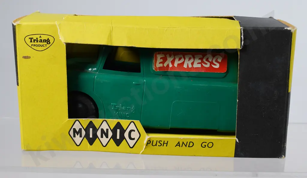 TRI-ANG MINIC DELIVERY VAN BOXED Image 1++