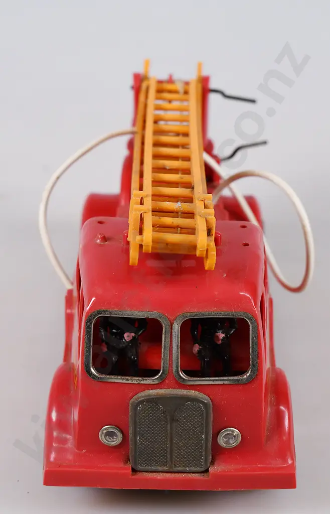 TRIANG MINIC FIRE FIGHTER Image 1++