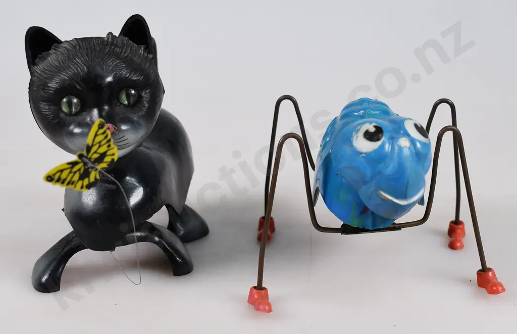 TRIANG CLOCKWORK NOVELTIES Image 1++