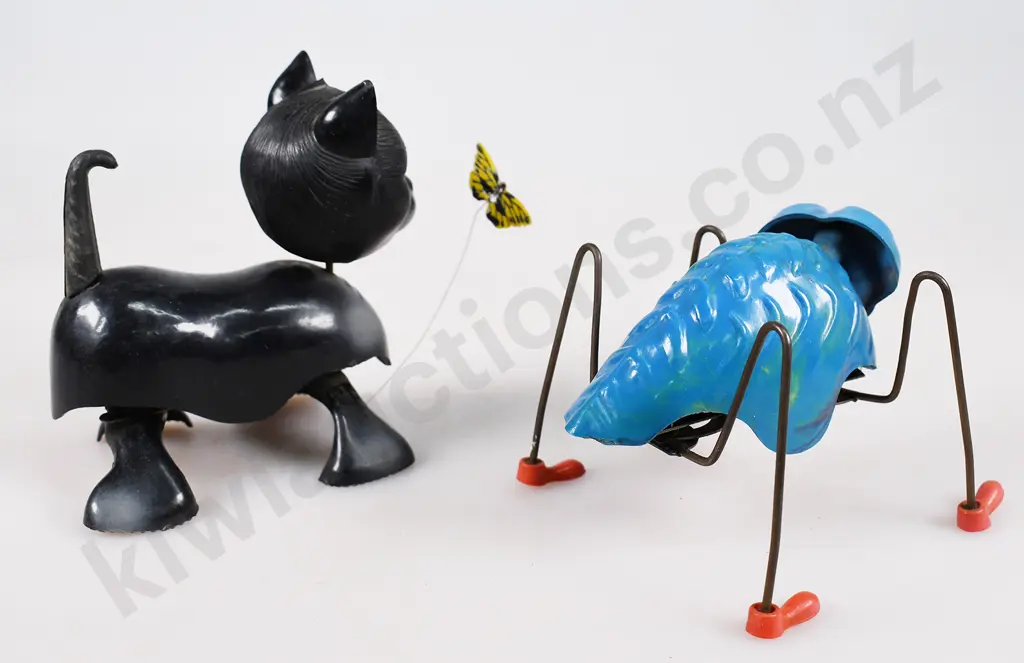 TRIANG CLOCKWORK NOVELTIES Image 1++