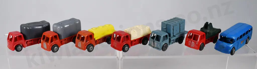 TRI-ANG MINIC TOYS PUSH & GO 000 SERIES MODELS Image 1++