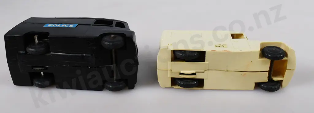 TRI-ANG MINIC POLICE CAR & AMBULANCE Image 1++