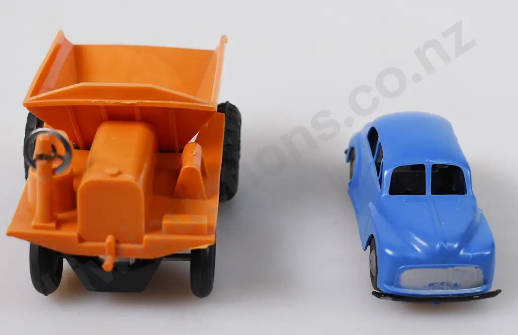 TRI-ANG MINIC PLASTIC VEHICLES Image 1++
