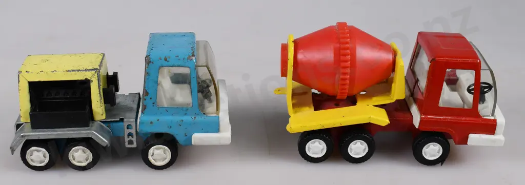 TRI-ANG MIGHTY MINI TRUCKS Image 1++