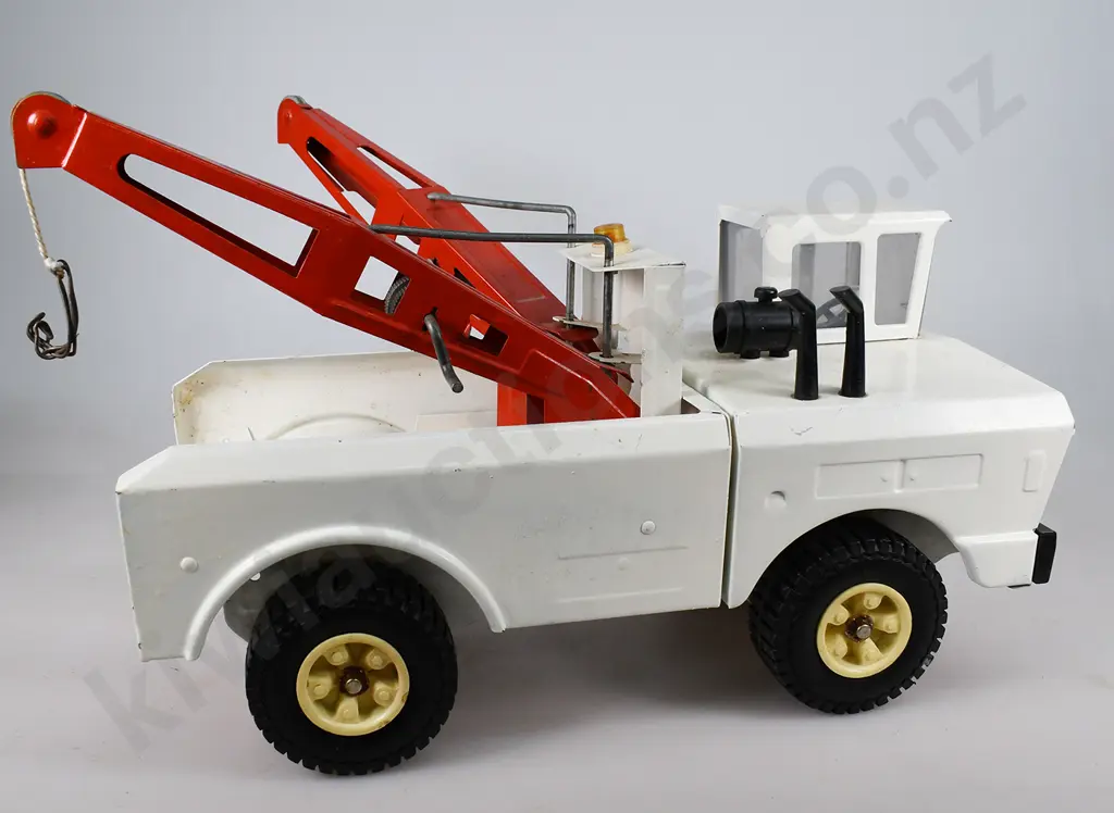 TONKA MIGHTY WRECKER TRUCK Image 1++