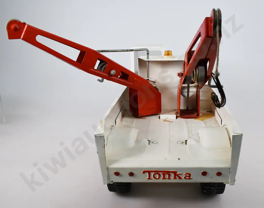 TONKA MIGHTY WRECKER TRUCK Image 1++