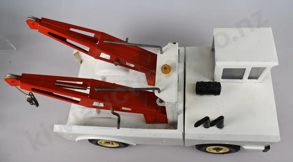 TONKA MIGHTY WRECKER TRUCK Image 1++