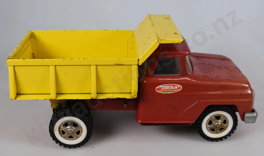 TONKA TIP TRUCK Image 1++