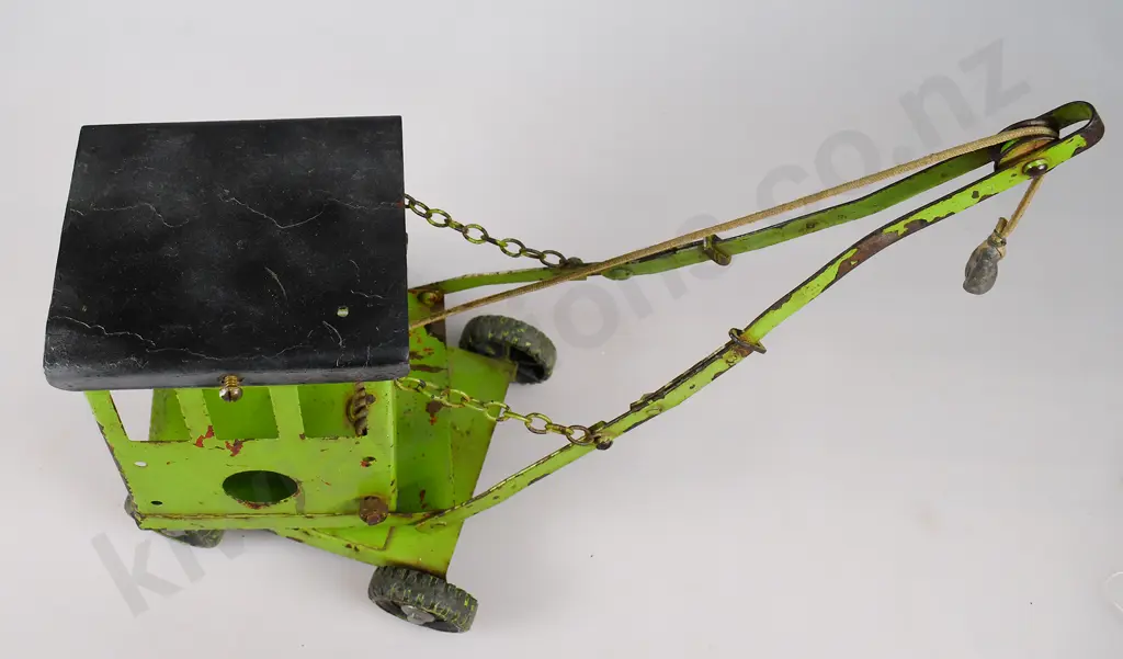 LINCOLN? TOY CRANE Image 1++