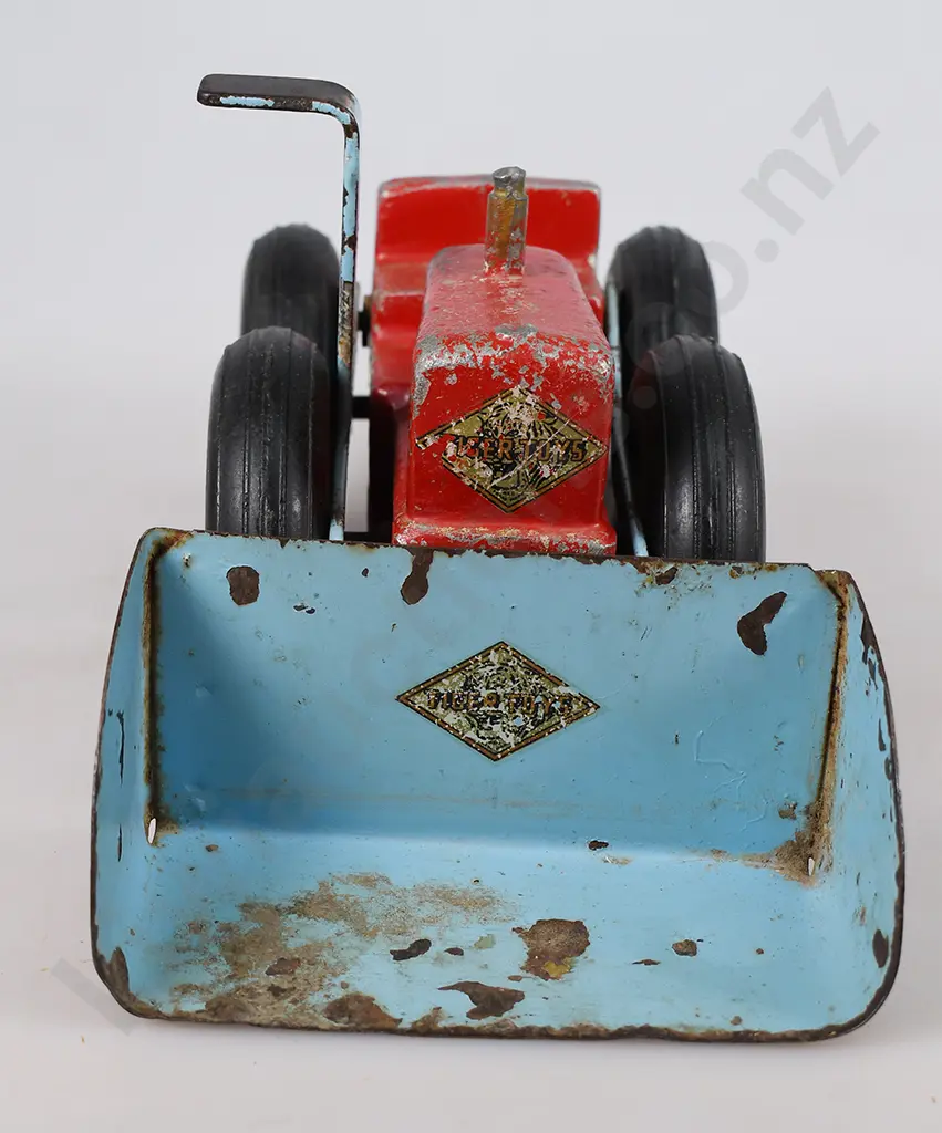 TIGER TOYS TRACTOR WITH FRONT SCOOP Image 1++
