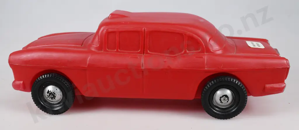 LINCOLN NZ ASSOCCIATED PLASTIC TOYS Image 1++