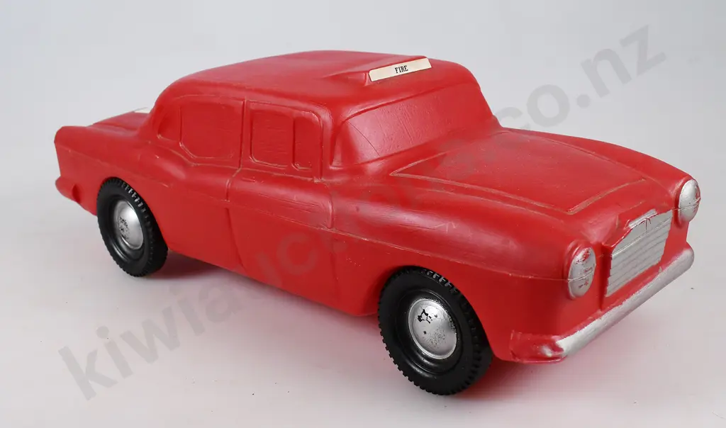 LINCOLN NZ ASSOCCIATED PLASTIC TOYS Image 1++