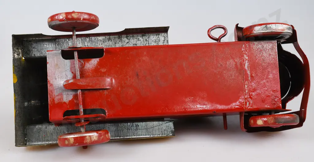 STAR TOYS NZ MADE PRESSED METAL CLOCKWORK SHELL TANKER Image 1++