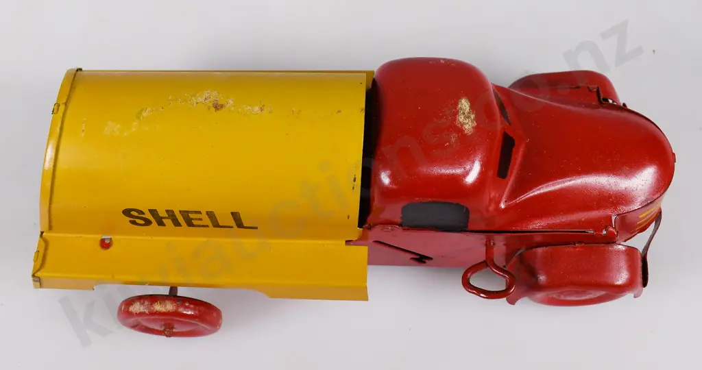 STAR TOYS NZ MADE PRESSED METAL CLOCKWORK SHELL TANKER Image 1++