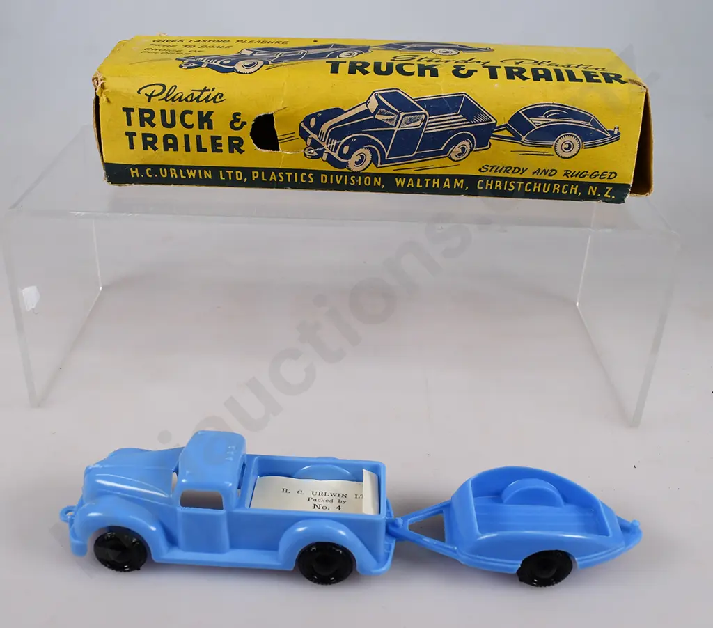 CHRISTCHURCH MADE TRUCK & TRAILER IN ORIGINAL BOX Image 1++