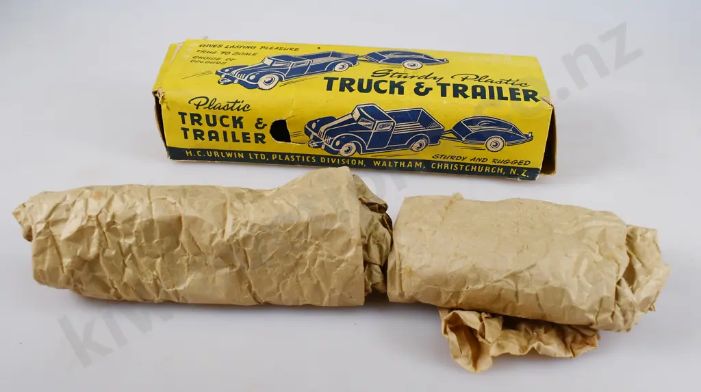 CHRISTCHURCH MADE TRUCK & TRAILER IN ORIGINAL BOX Image 1++