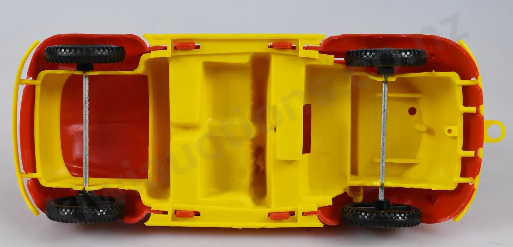 YESTERYEAR TOY CO LIMITED VOLKSWAGEN BEETLE Image 1++