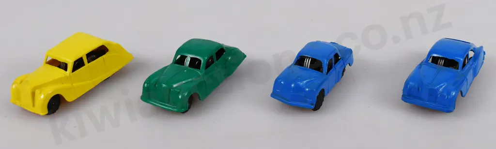 TRI-ANG SERIES 0000 PLASTIC PUSH & GO CARS Image 1++