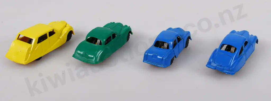 TRI-ANG SERIES 0000 PLASTIC PUSH & GO CARS Image 1++