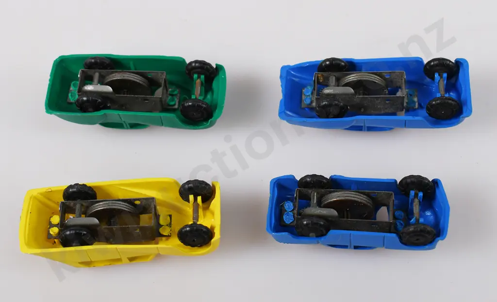 TRI-ANG SERIES 0000 PLASTIC PUSH & GO CARS Image 1++