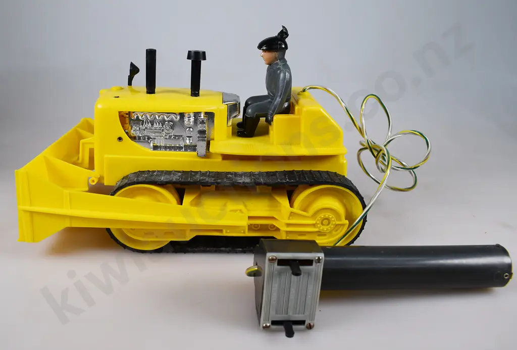 LINCOLN INTERNATIONAL HEAVY DUTY BULLDOZER IN ORIGINAL BOX Image 1++