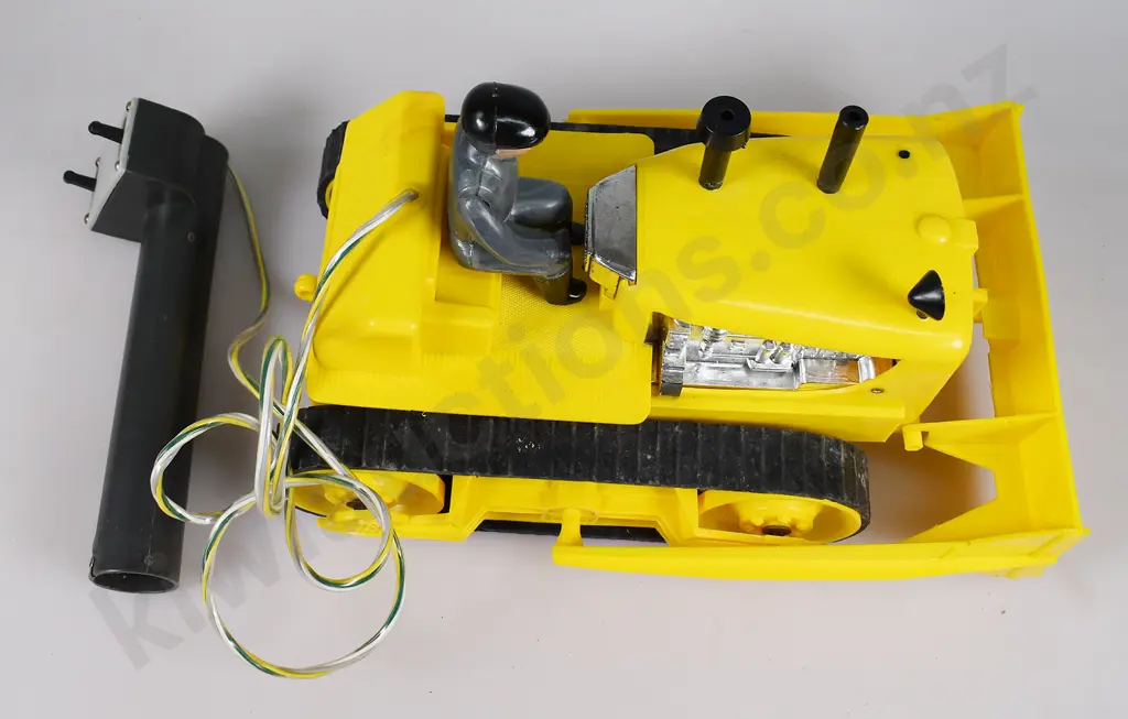 LINCOLN INTERNATIONAL HEAVY DUTY BULLDOZER IN ORIGINAL BOX Image 1++