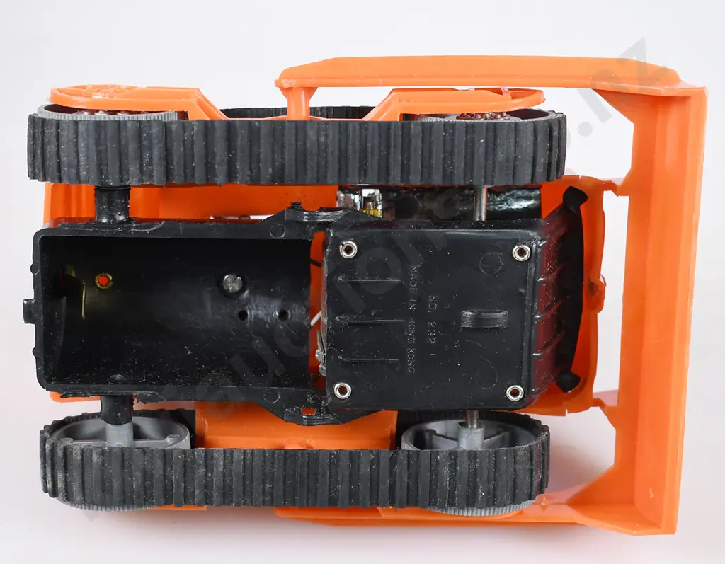 LINCOLN INTERNATIONAL POWER BULLDOZER, DEEP SEA CRUISER IN BOXES Image 1++