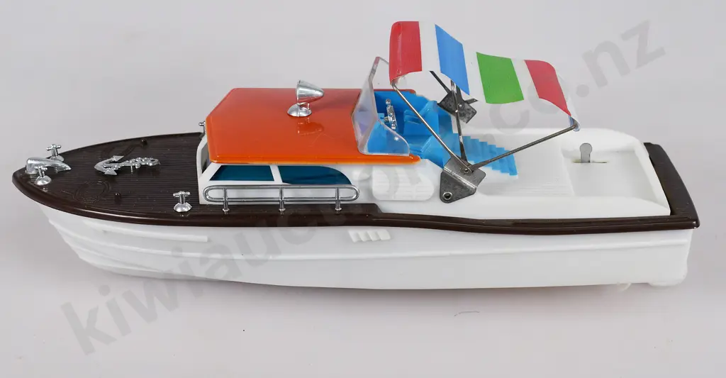 LINCOLN INTERNATIONAL POWER BULLDOZER, DEEP SEA CRUISER IN BOXES Image 1++