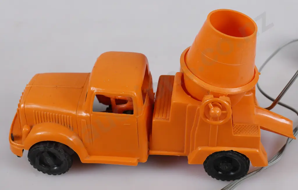 LINCOLN INTERNATIONAL REMOTE CONTROLLED CONCRETE MIXERS Image 1++