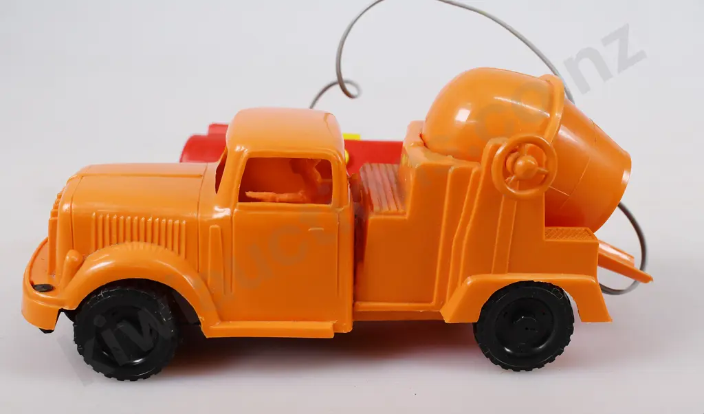 LINCOLN INTERNATIONAL REMOTE CONTROLLED CONCRETE MIXERS Image 1++