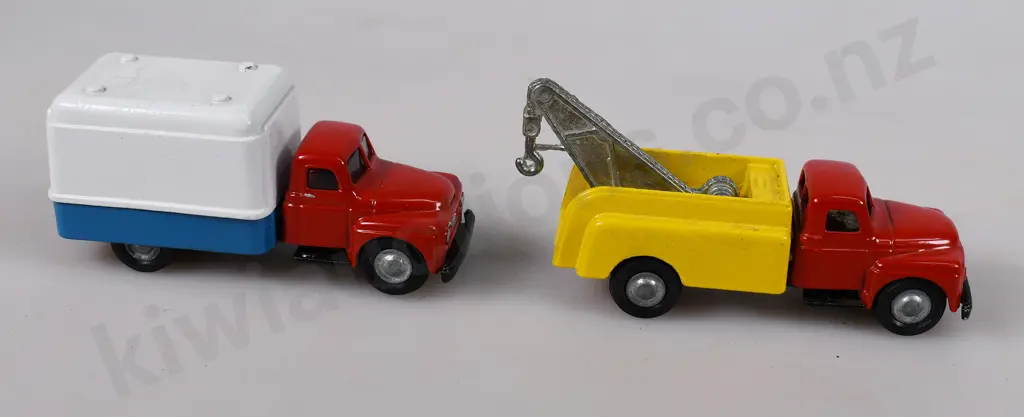 MICRO MODEL TORRO ISSUE INTERNATIONAL DELIVERY VAN, BREAKDOWN TRUCK Image 1++