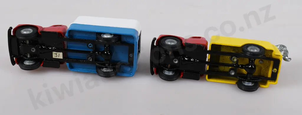 MICRO MODEL TORRO ISSUE INTERNATIONAL DELIVERY VAN, BREAKDOWN TRUCK Image 1++