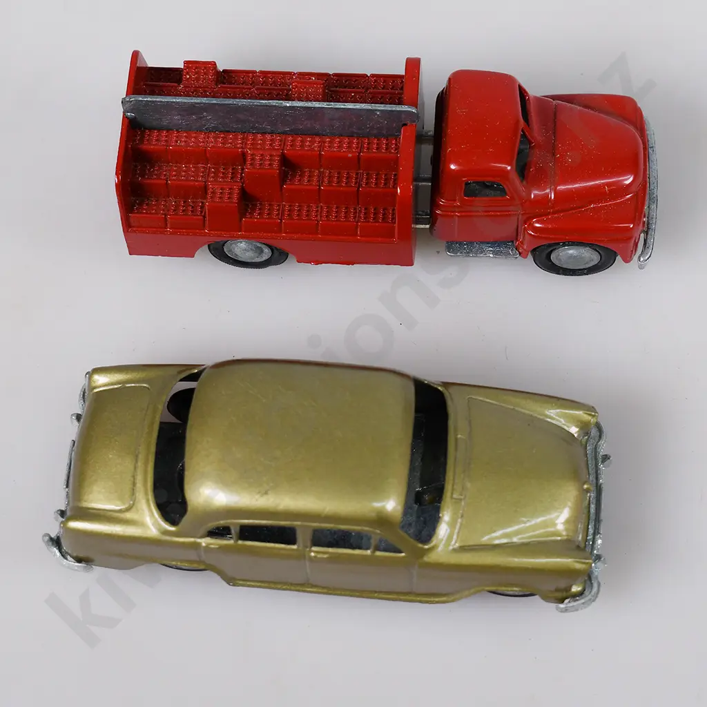 MICRO MODEL MATAI/LINCOLN ISSUE HOLDEN SEDAN, INTERNATIONAL DRINKS TRUCK Image 1++