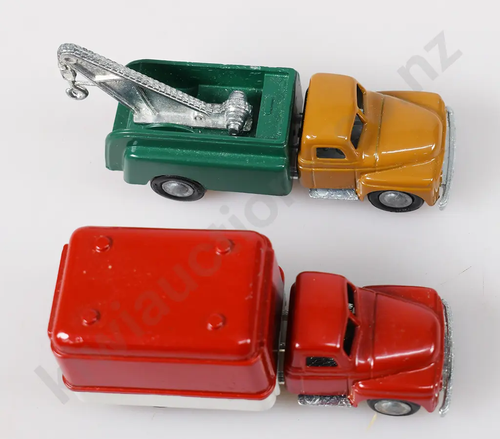 MICRO MODEL MATAI ISSUE INTERNATIONAL DELIVERY VAN, BREAKDOWN TRUCK Image 1++