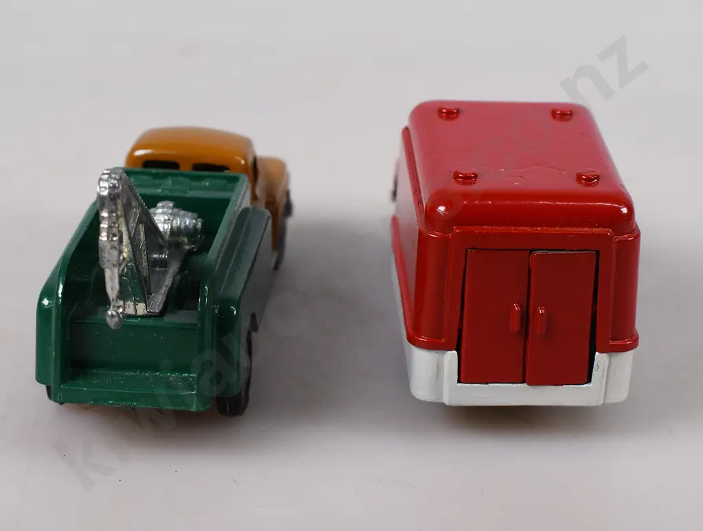 MICRO MODEL MATAI ISSUE INTERNATIONAL DELIVERY VAN, BREAKDOWN TRUCK Image 1++
