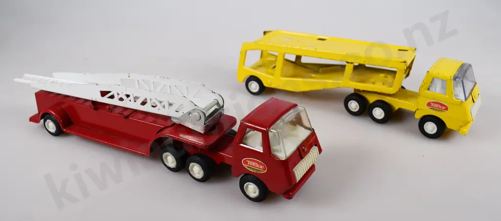 TONKA TOY FIRE ENGINE, CAR CARRIER Image 1++