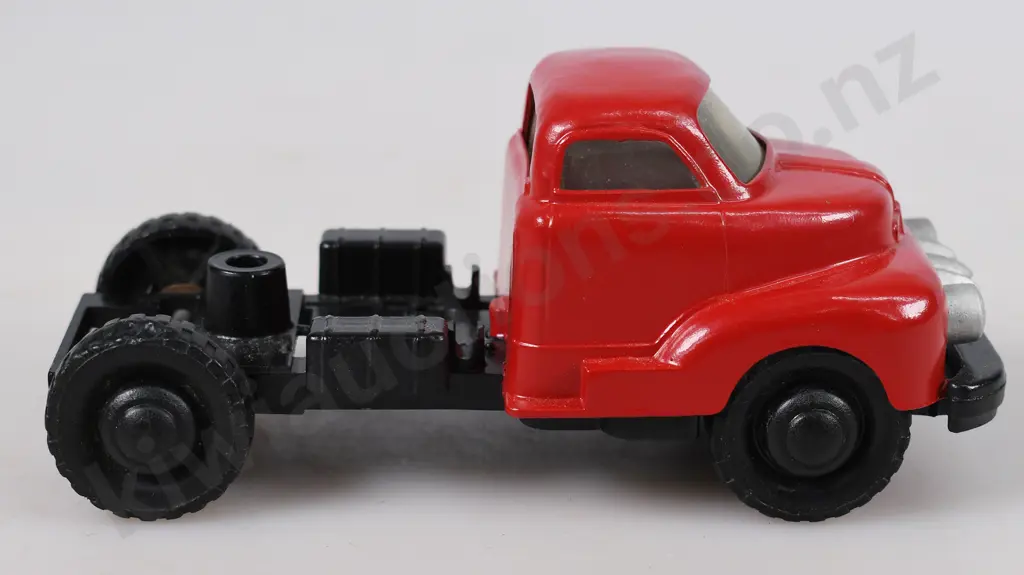 LINCOLN TOYS MAJOR MODELS, FLAT ARTICULATED TRUCK Image 1++