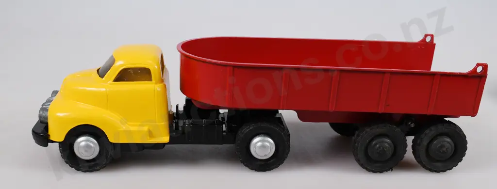 LINCOLN TOYS MAJOR MODELS, FLAT ARTICULATED TRUCK Image 1++