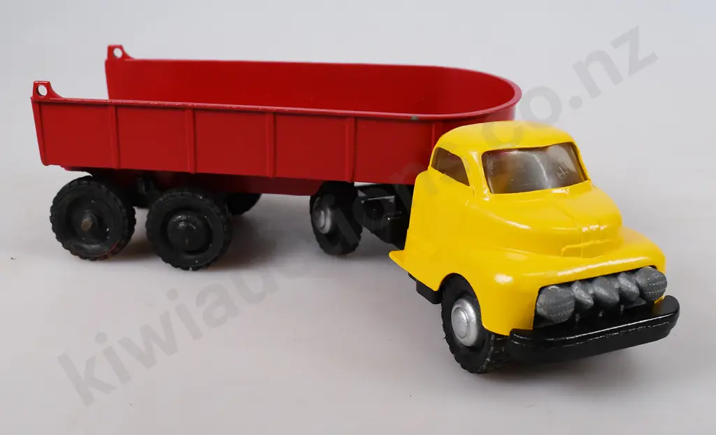 LINCOLN TOYS MAJOR MODELS, FLAT ARTICULATED TRUCK Image 1++